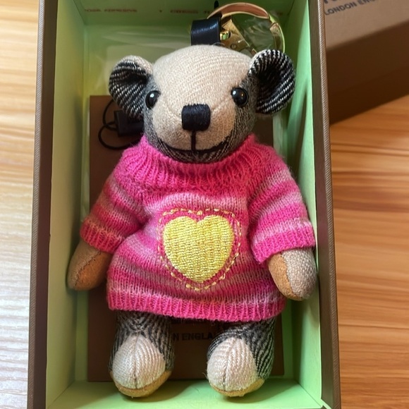 Burberry tartan bear 🐻 keychain purse charm - Picture 5 of 5
